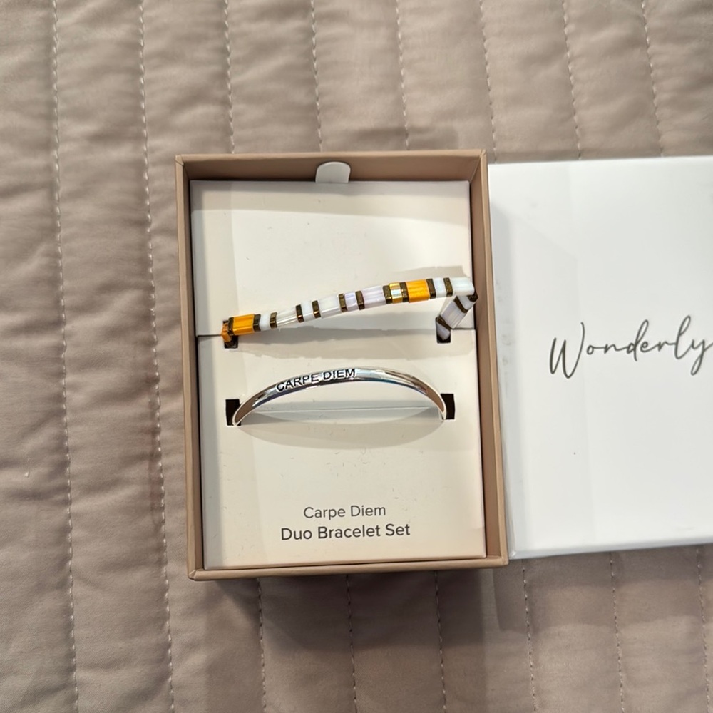 Wonderly Elegant Tan Gift Box